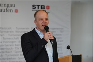 Bernhard Stürmer am Rednerpult